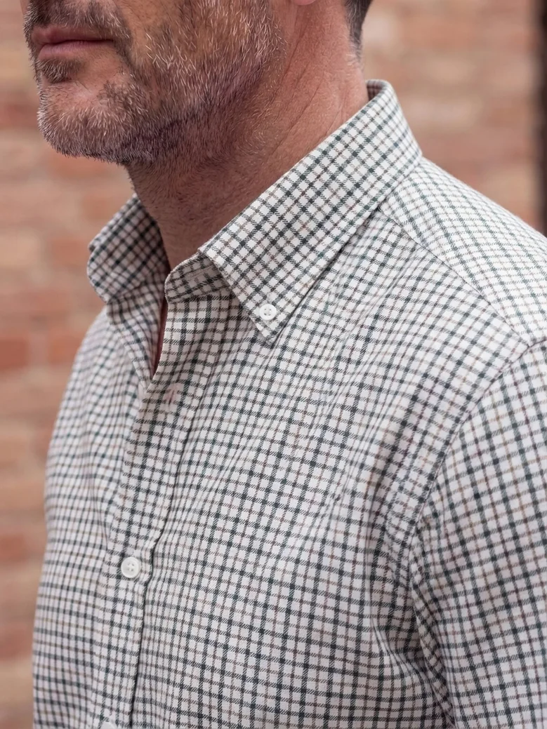 Camicia bianca in popeline facile da stirare