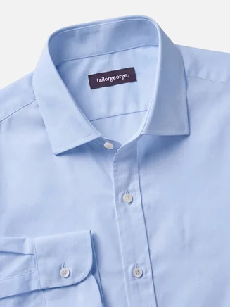 Camicia semplice celeste facile da stirare