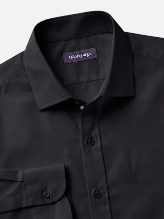 Camicia in popeline nero semplice e facile da stirare